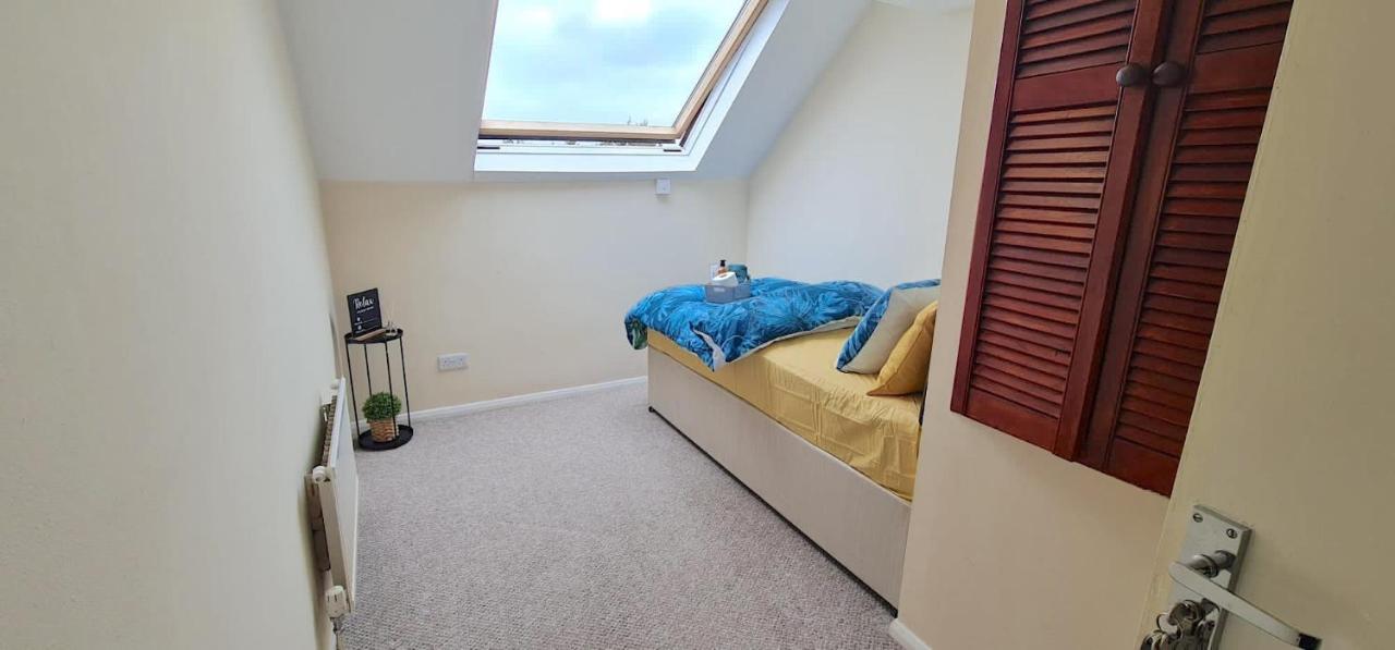 Move Inn Estates - Multiple Rooms London Bagian luar foto