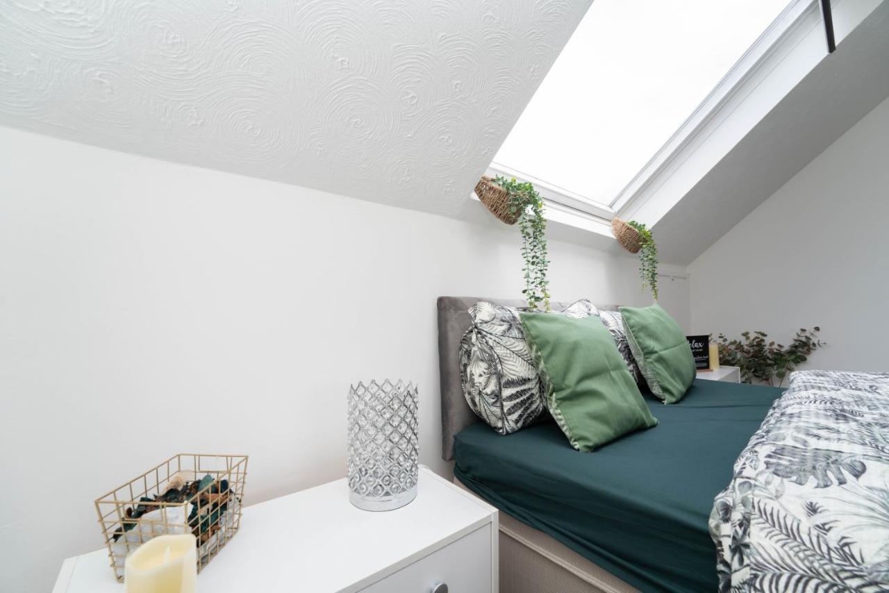 Move Inn Estates - Multiple Rooms London Bagian luar foto